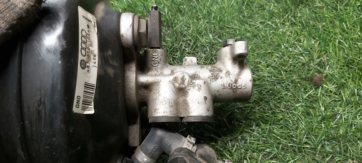 Цилиндр главный тормозной Audi A6 C5