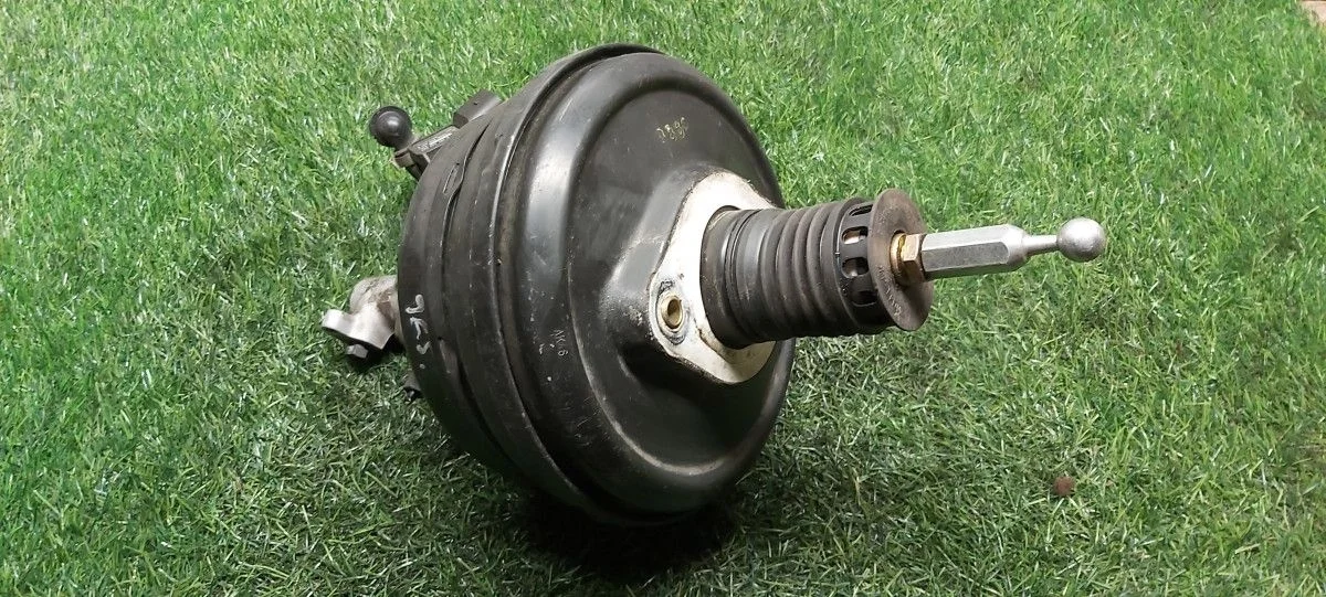 Вакуумный усилитель тормозов Audi A6 C5