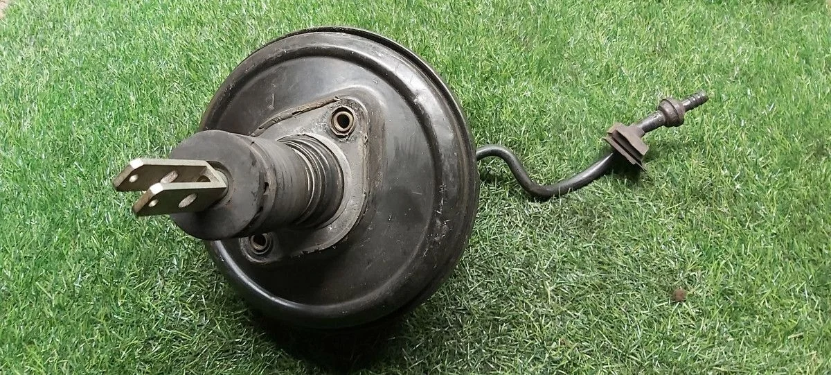 Вакуумный усилитель тормозов Audi A8 D2