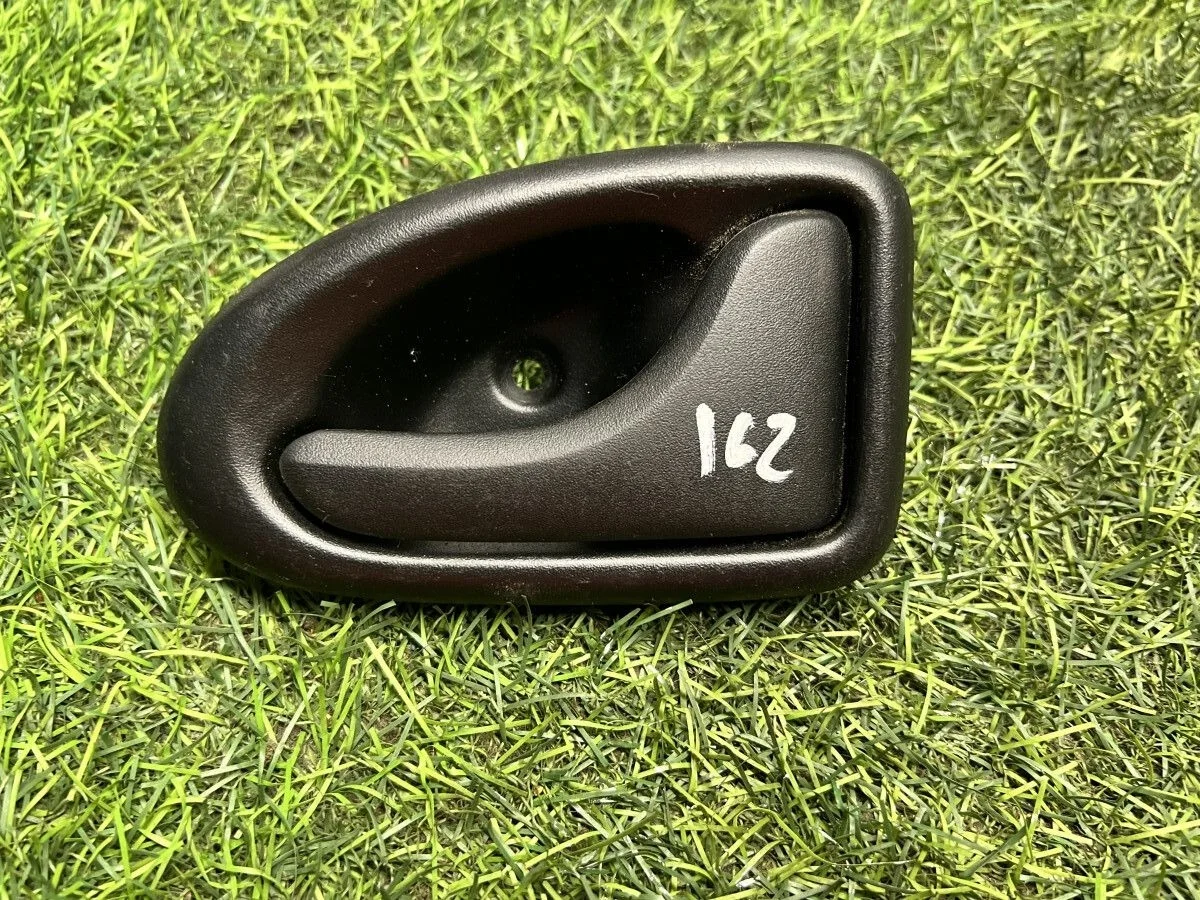 Ручка двери внутренняя правая Renault Logan