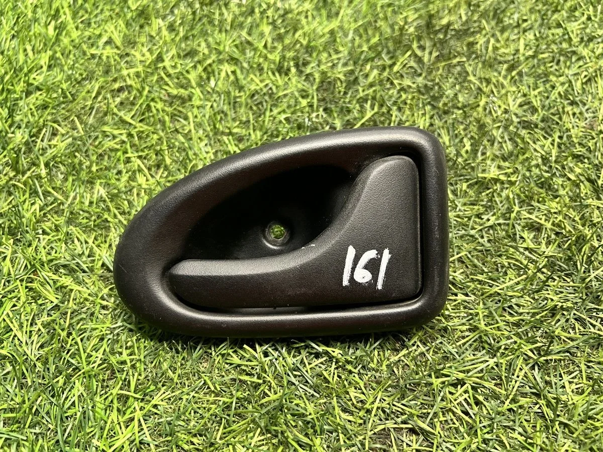 Ручка двери внутренняя правая Renault Logan