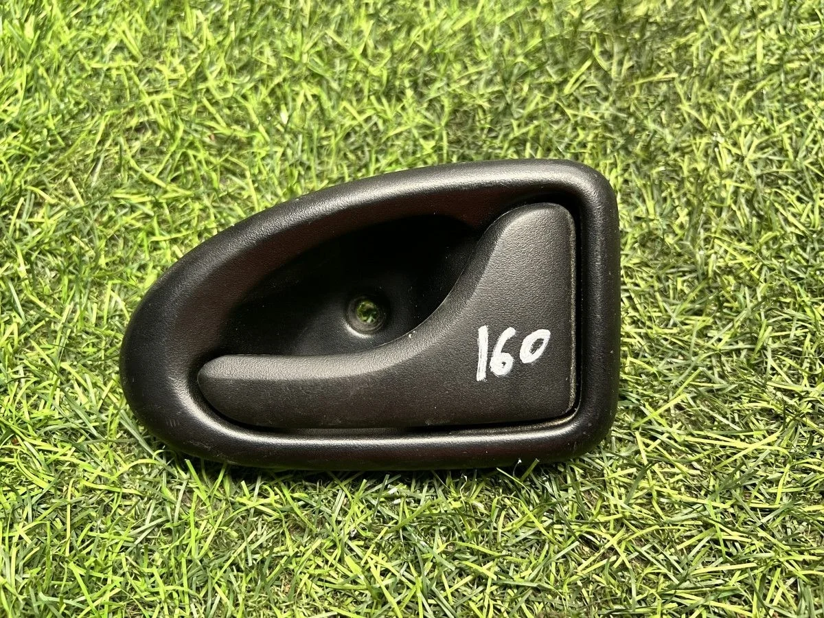 Ручка двери внутренняя правая Renault Logan