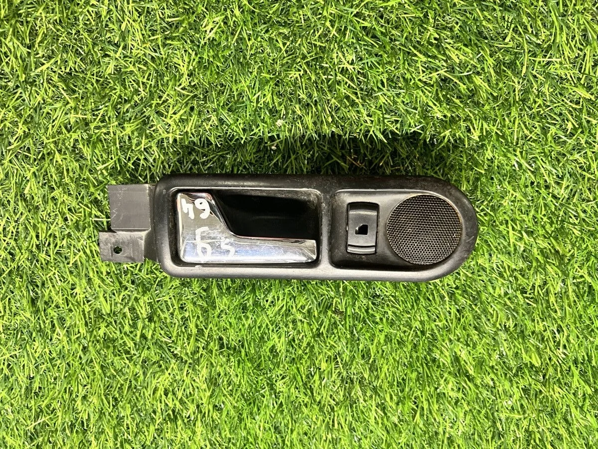 Ручка двери внутренняя правая Volkswagen Passat