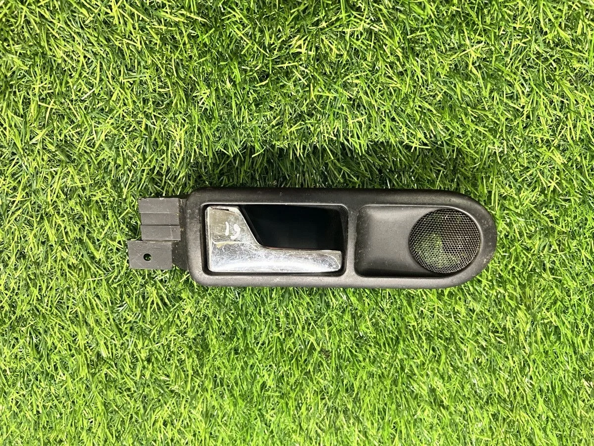 Ручка двери внутренняя левая Volkswagen Passat