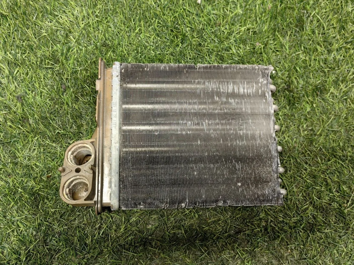 Радиатор отопителя Renault Logan