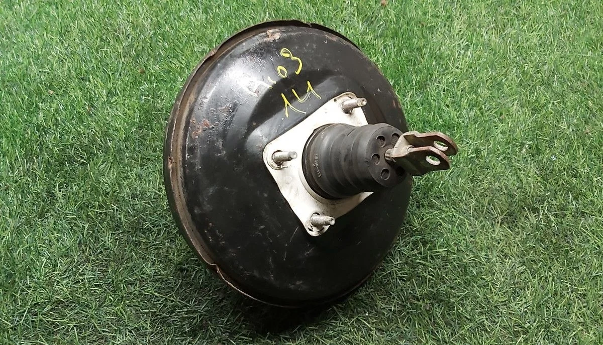 Вакуумник тормозной Kia Rio 3