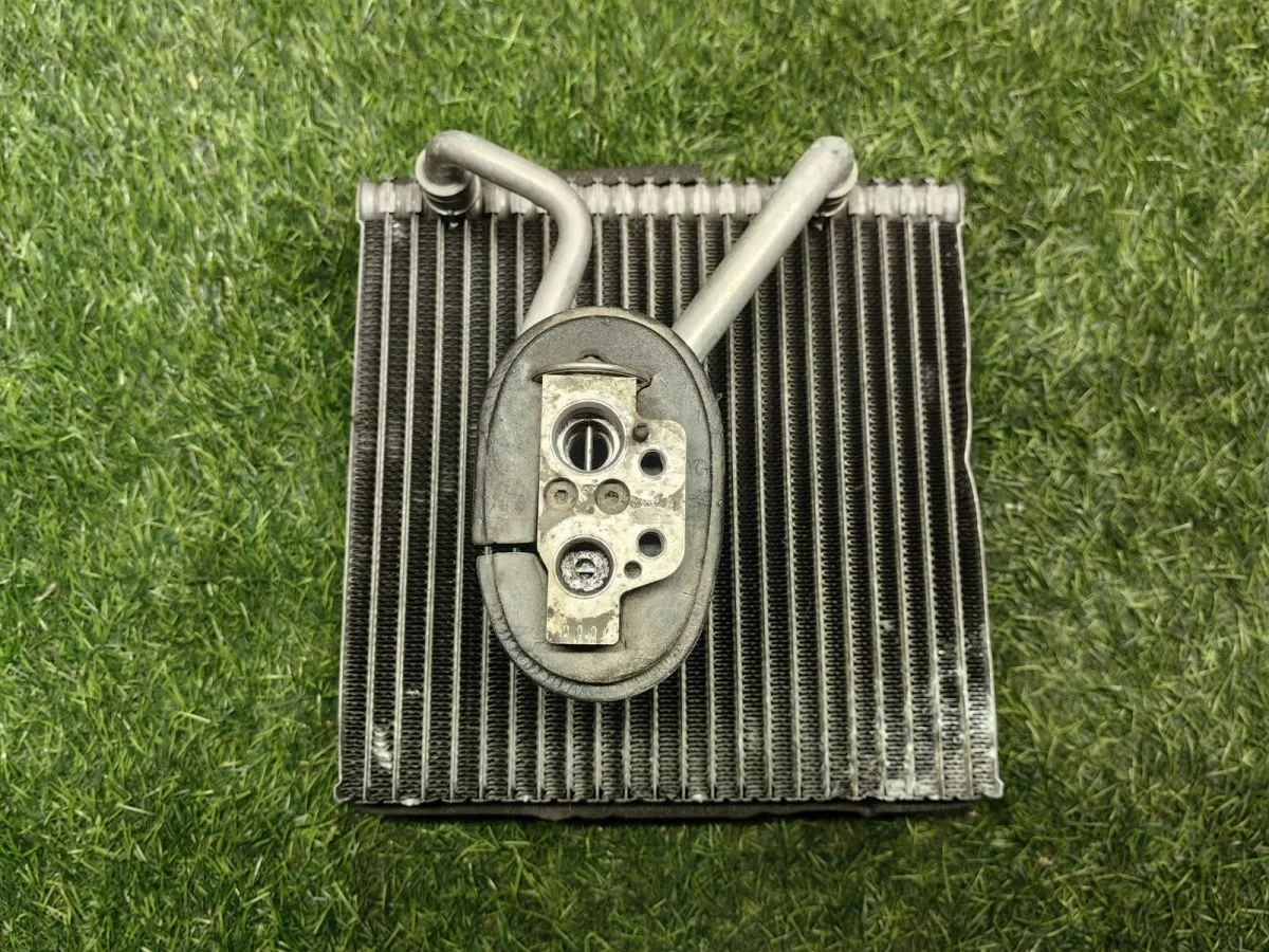 Испаритель кондиционера Volkswagen Golf