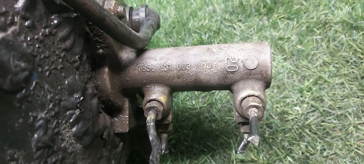 Главный тормозной цилиндр Renault Logan