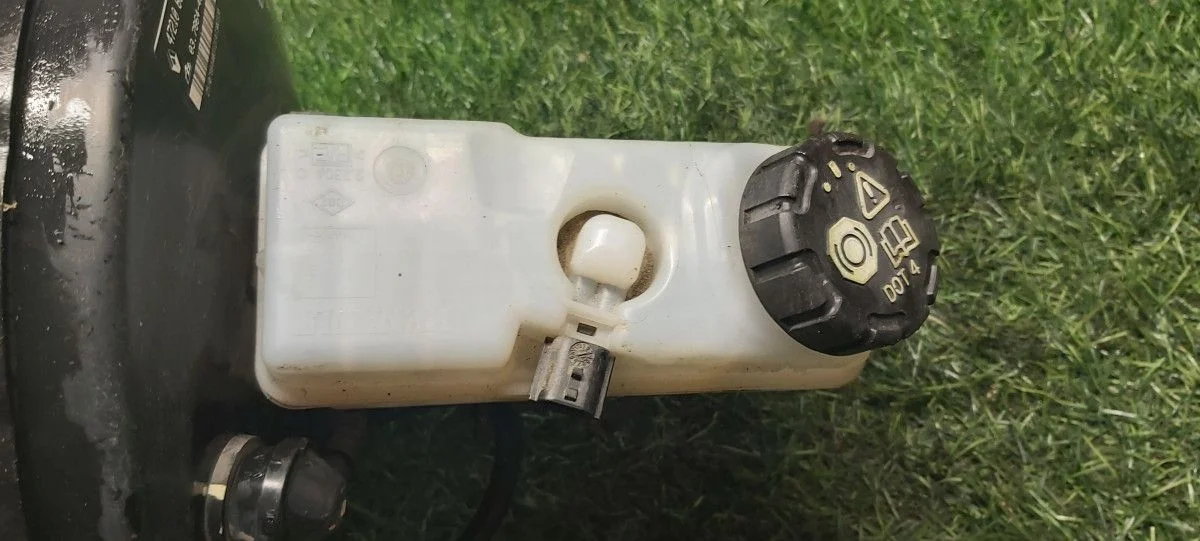 Бачок главного тормозного цилиндра Renault Duster