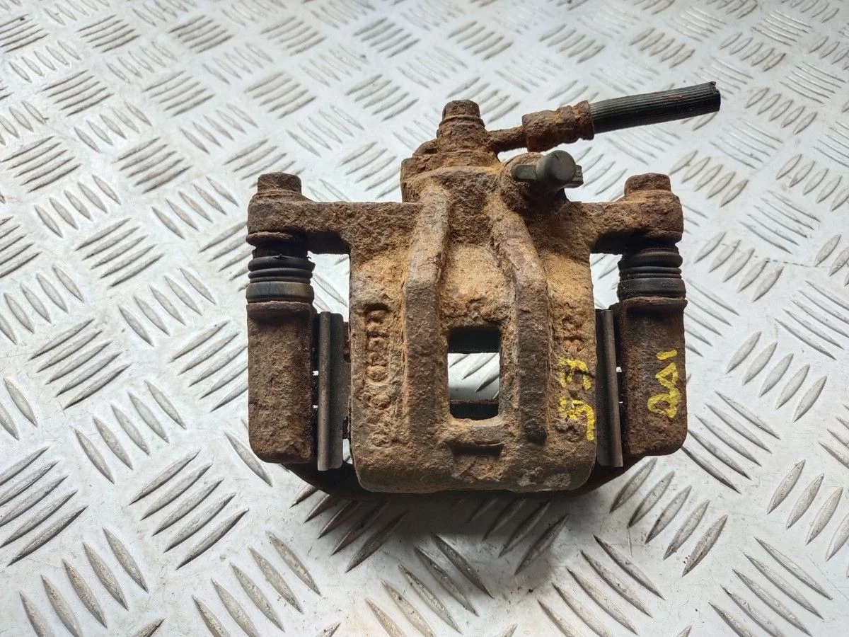 Суппорт тормозной задний правый Chevrolet Lacetti