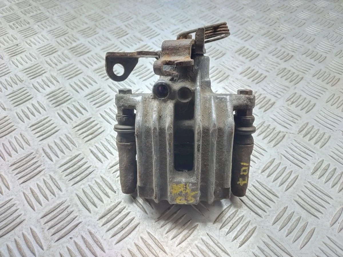 Суппорт задний левый Audi A4 (B5)