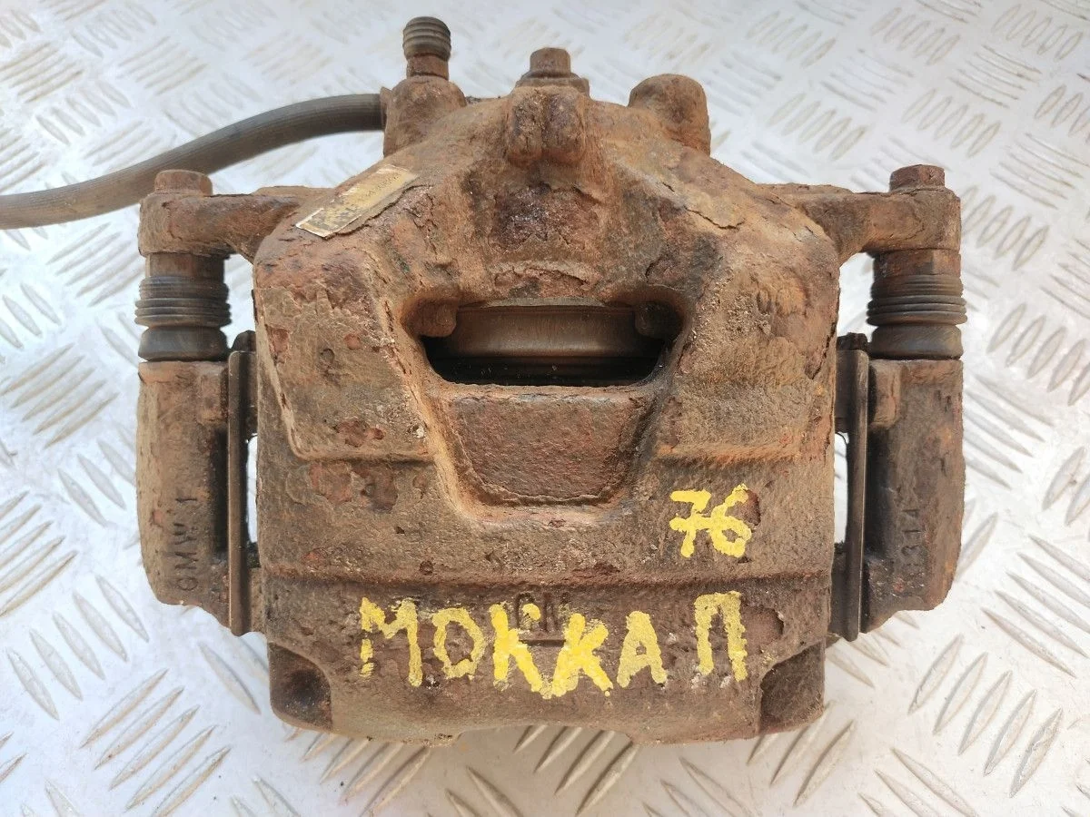 Суппорт передний правый Opel Mokka