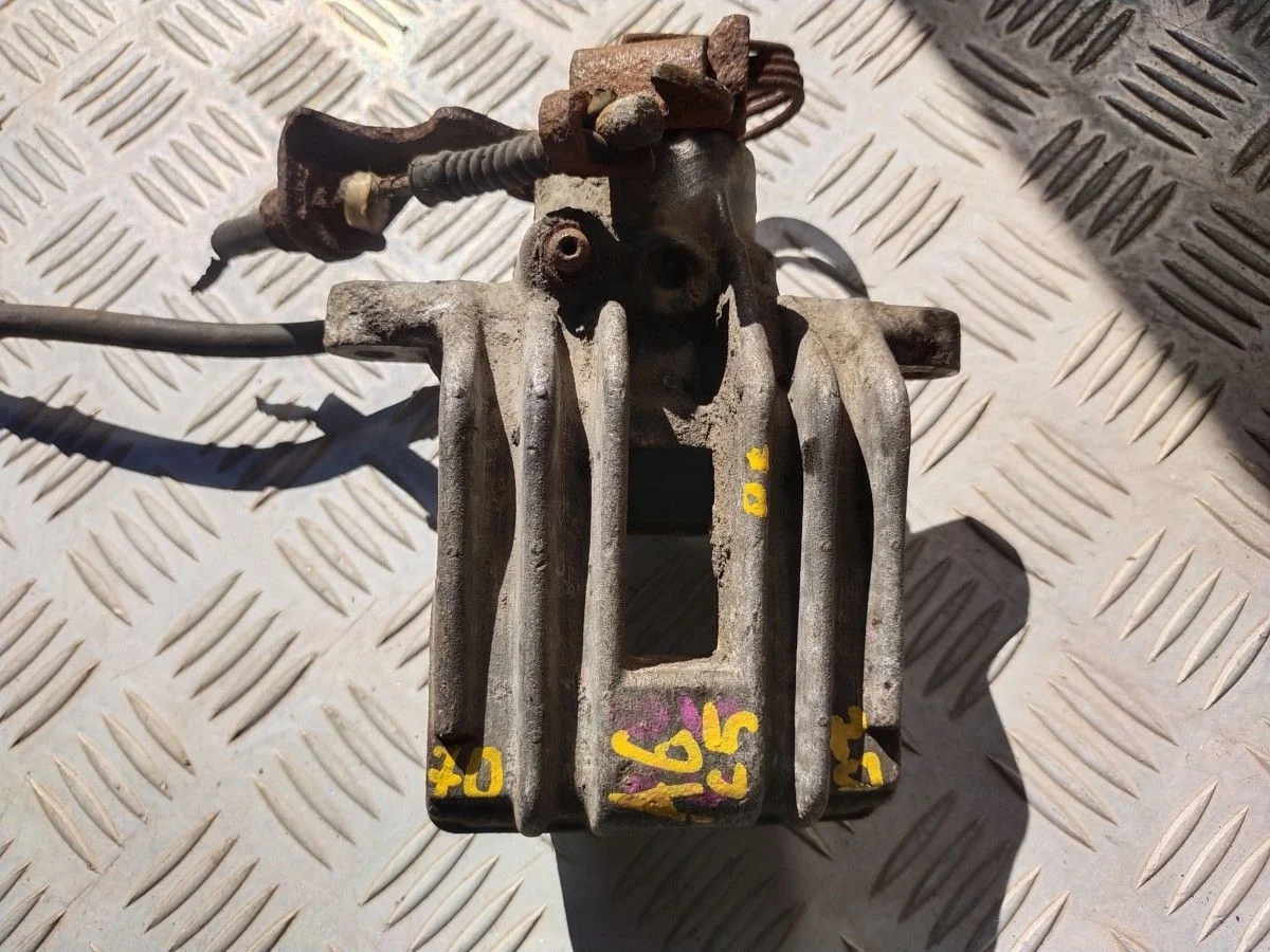 Суппорт тормозной Audi A6 C5