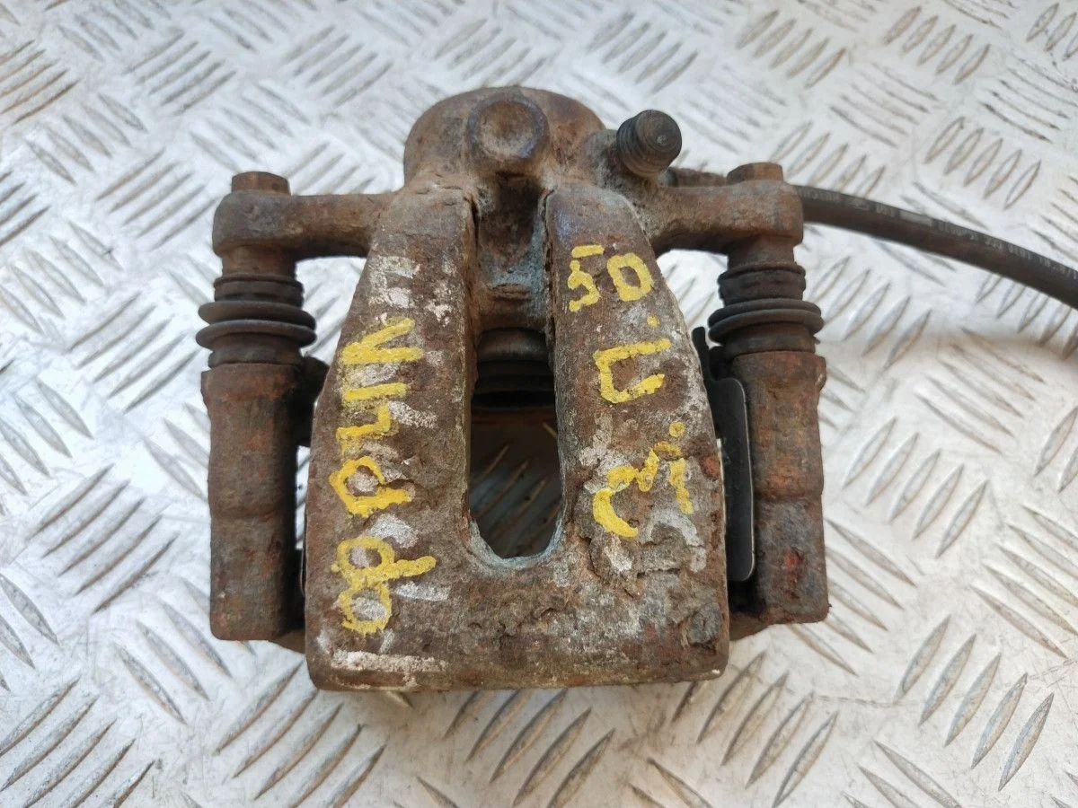 Суппорт задний правый Land Rover Freelander 2