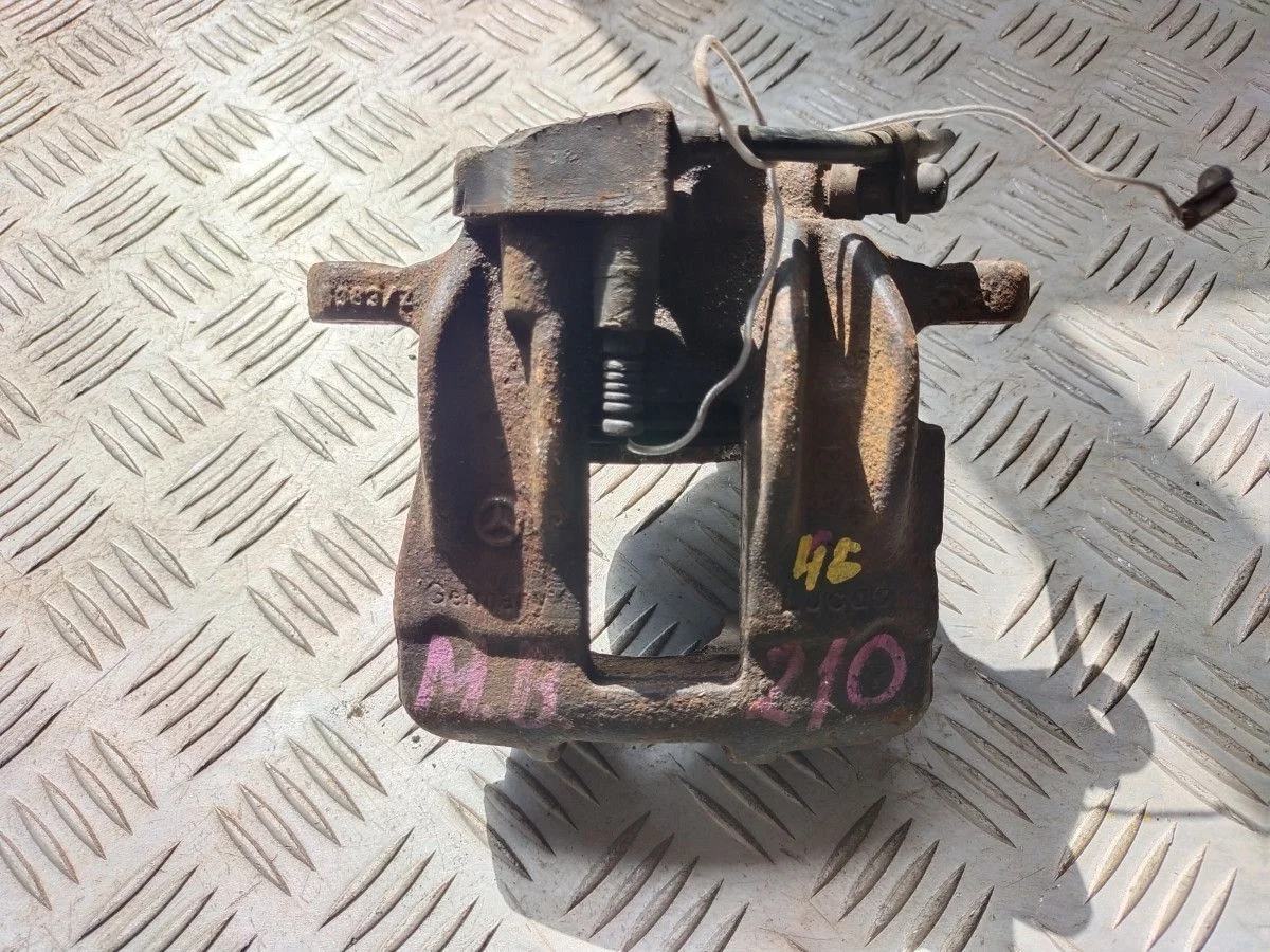 Суппорт тормозной Mercedes-Benz E-Class