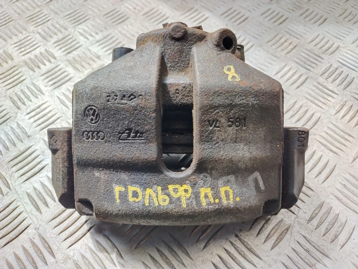 Суппорт передний левый Volkswagen Golf