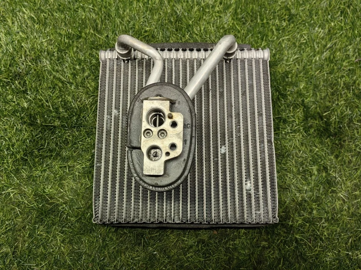 Испаритель кондиционера Volkswagen Jetta 6