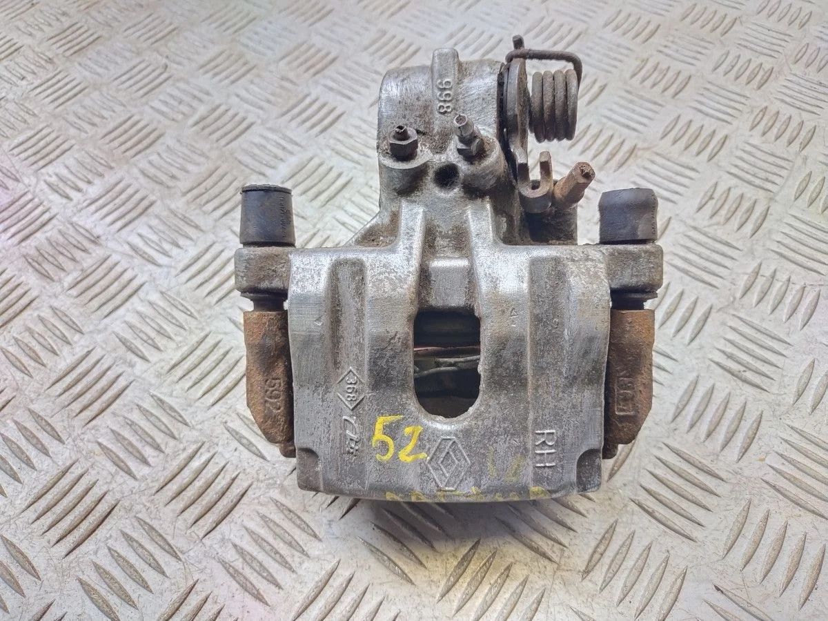 Суппорт правый задний Renault Laguna