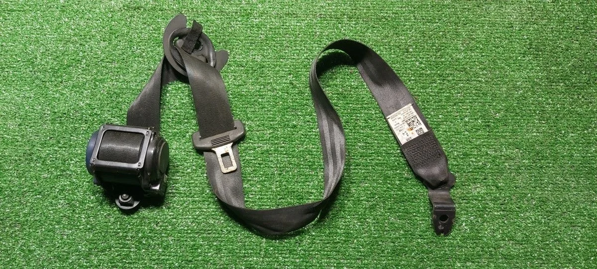 Ремень передний левый Volkswagen Polo