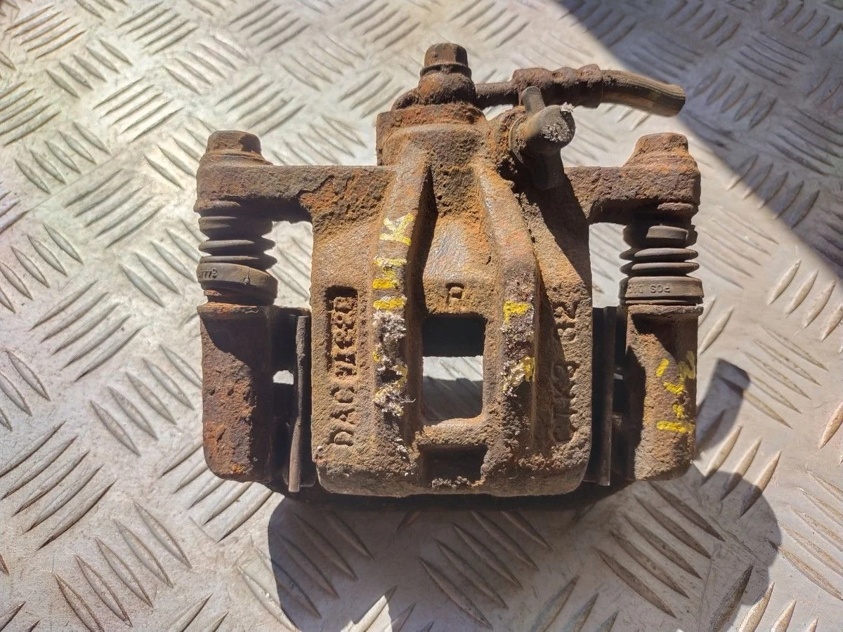 суппорт задний правый Chevrolet Lacetti