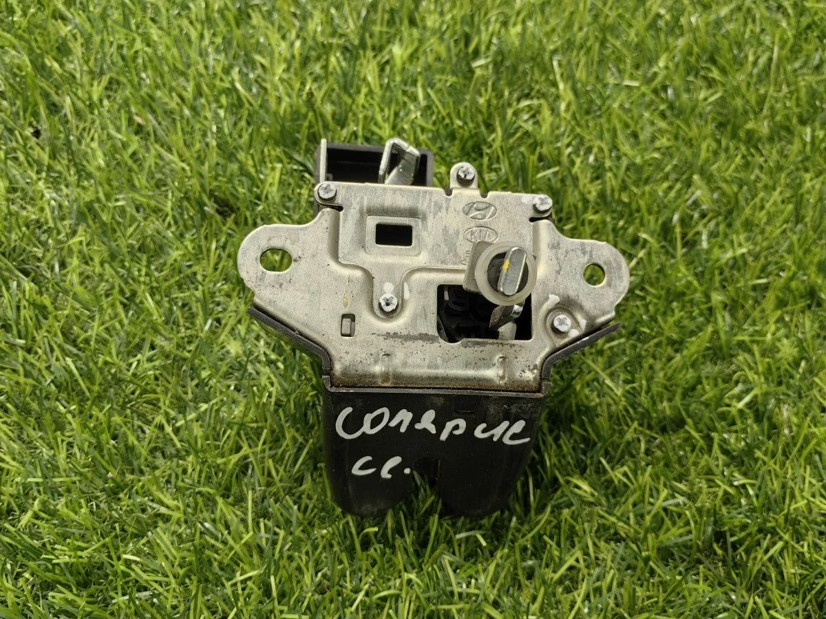 Замок багажника Hyundai Solaris