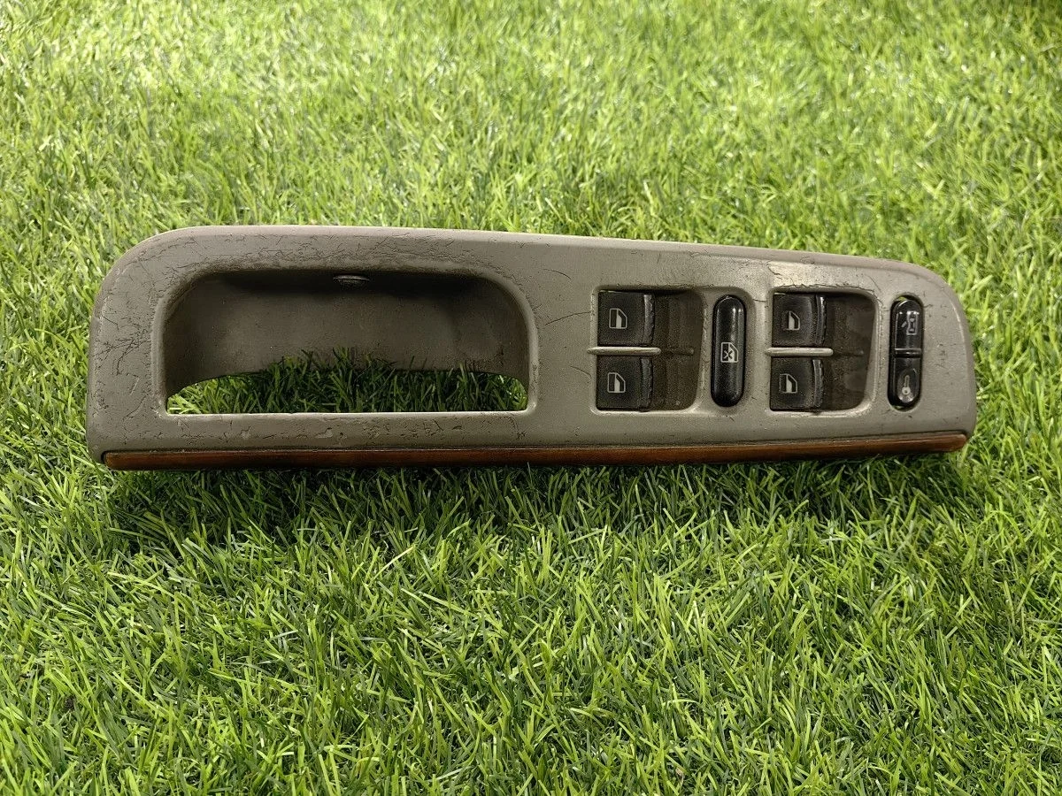 Блок стеклоподъёмников Volkswagen Passat