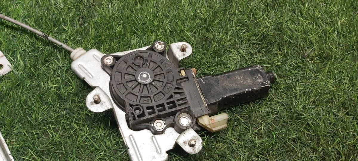 Мотор стеклоподъемника Accent задний правый