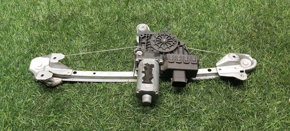 Стеклоподъемник Opel Astra H , задний левый