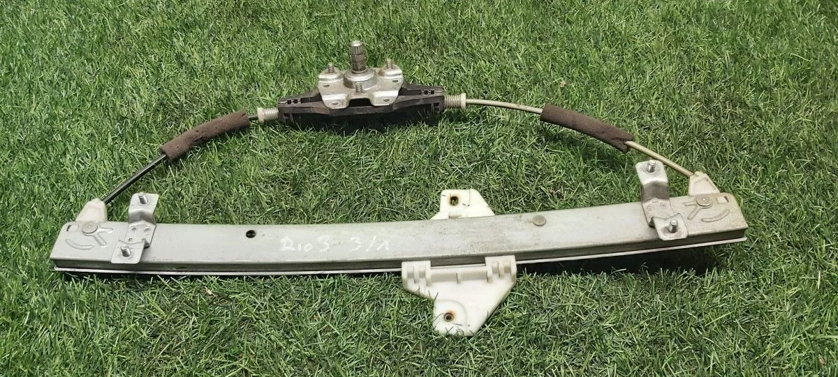 Стеклоподъемник электр. задний левый Kia Rio 3