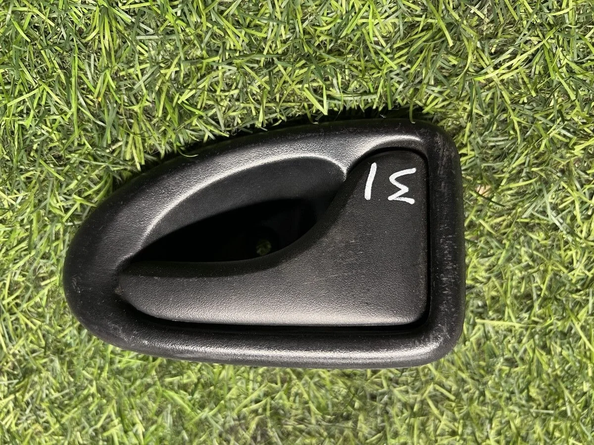 Ручка двери внутренняя правая Renault Logan