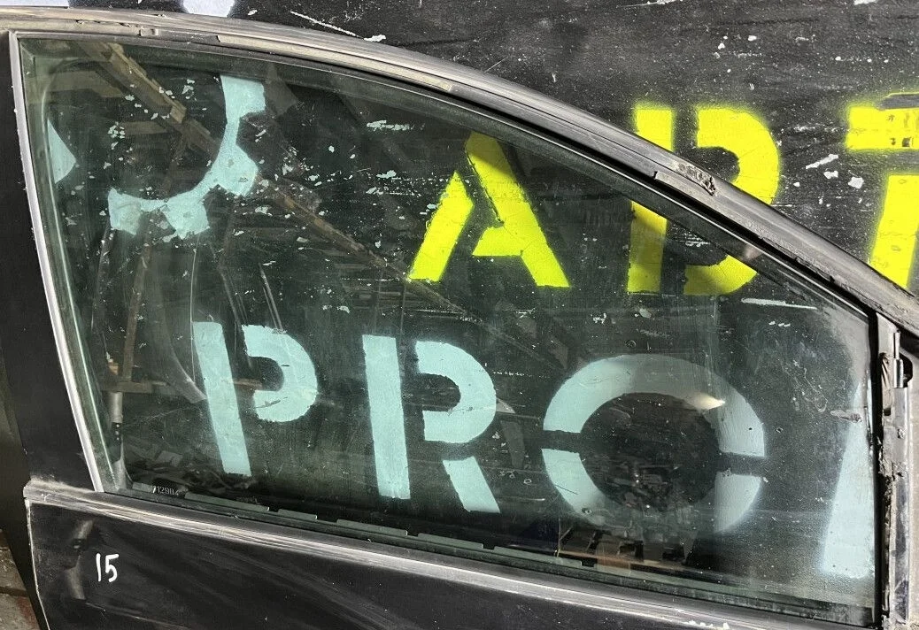 Стекло передней правой двери Volkswagen Touran