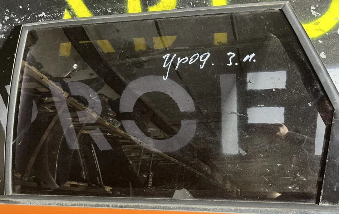 Стекло задней левой двери Audi A6 C5 Allroad