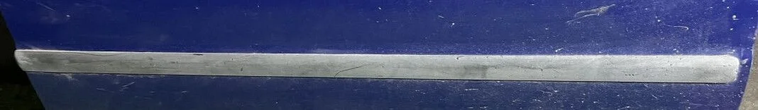 Молдинг передней правой двери Volkswagen Passat B5