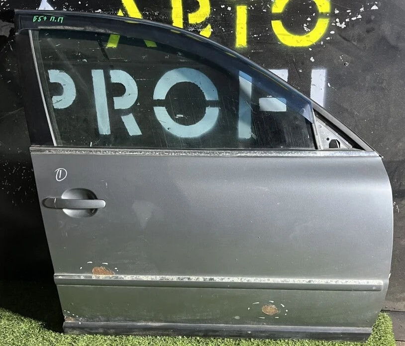 Дверь передняя правая Volkswagen Passat B5