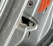 Замок задней правой двери  Volkswagen Passat B5