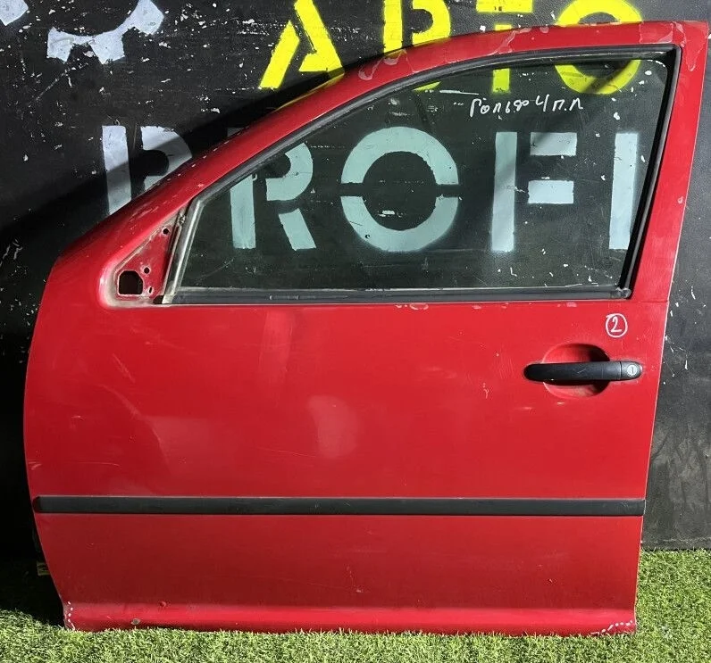 Дверь передняя левая Volkswagen Golf 4