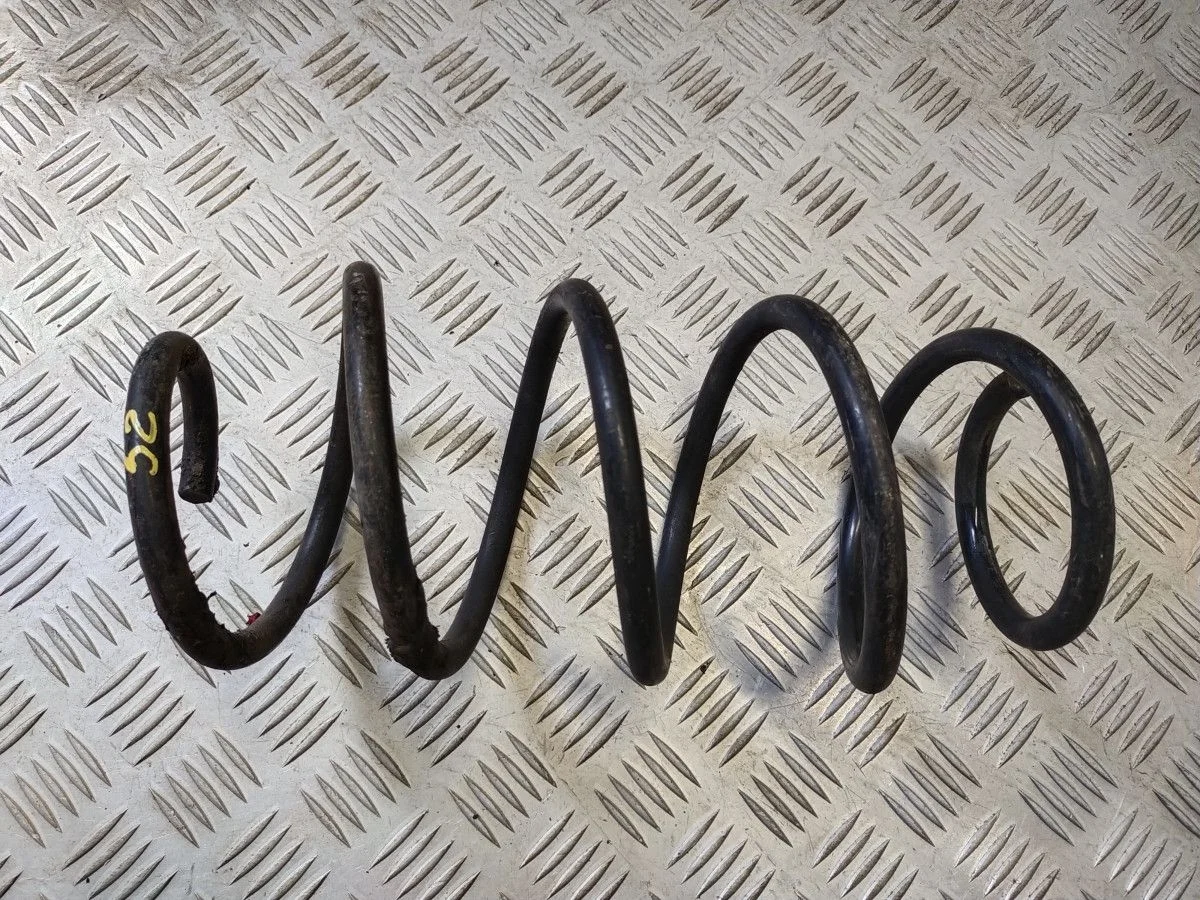 Пружина передняя Volkswagen Jetta