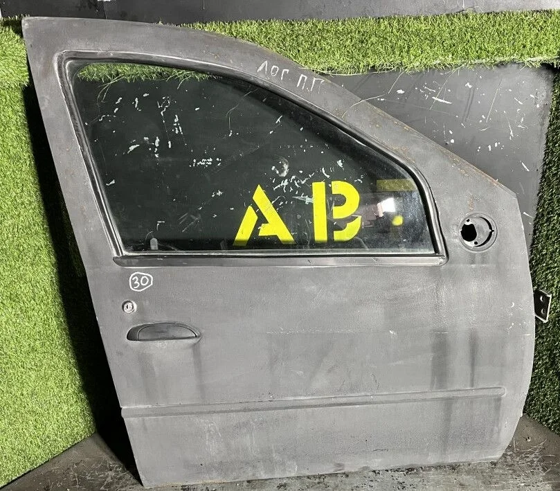 Дверь передняя правая renault logan 1