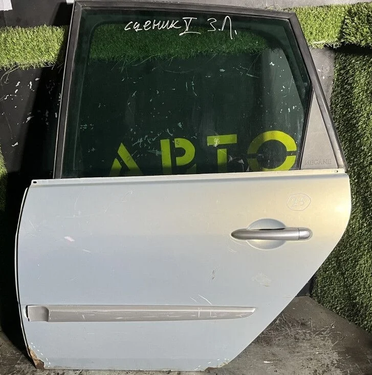 Дверь задняя левая Renault Scenic