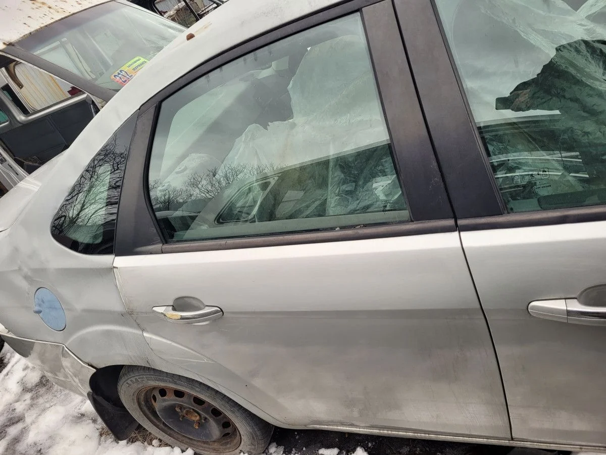 Дверь задняя правая на Ford Focus 2 рест