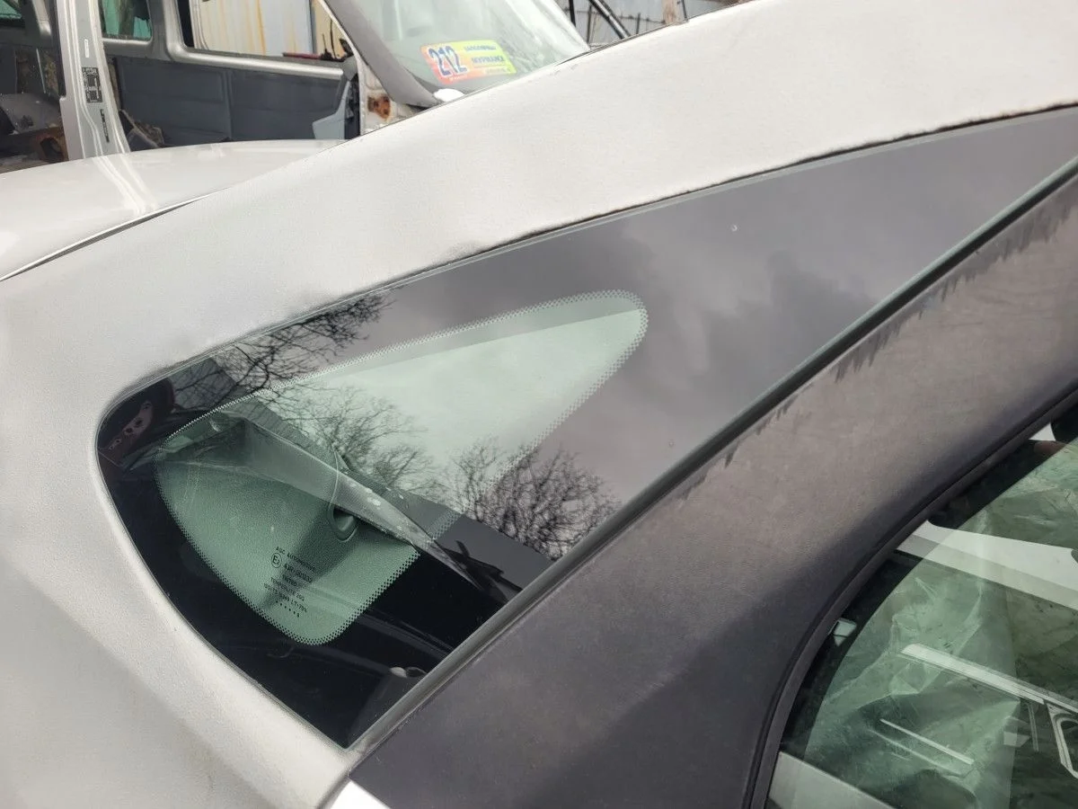 Стекло глухое правое на Ford Focus 2 рест