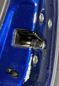 Замок задней правой двери  hyundai solaris 1