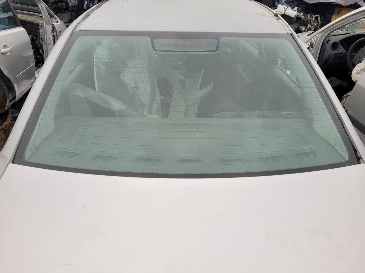 Стекло заднее на Ford Focus 2 рест