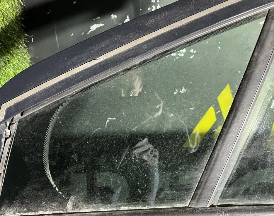 Стекло(форточка) передней левой двери Peugeot 308