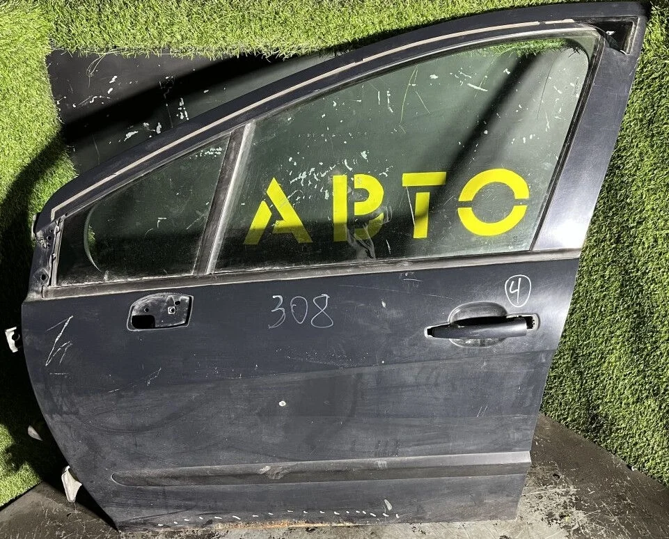 Дверь передняя левая Peugeot 308