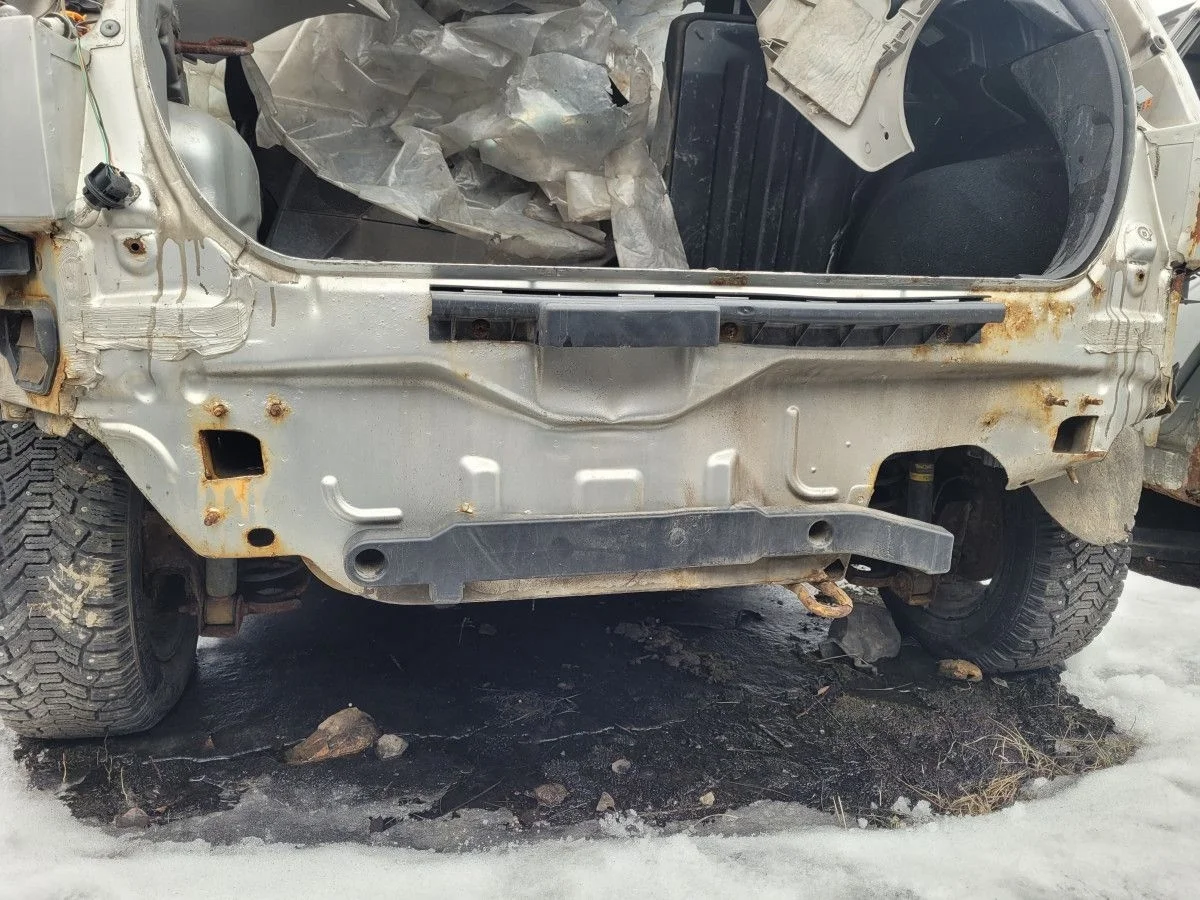 Панель задка на Ford Fiesta