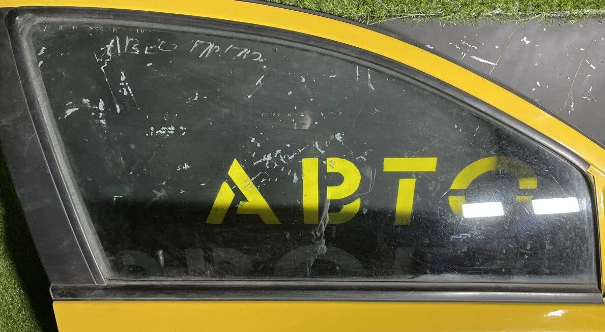 Стекло передней правой двери  Chevrolet Aveo т200