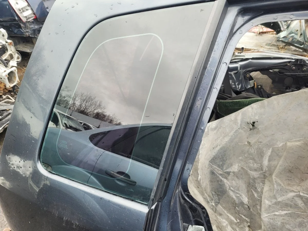 Стекло глухое правое на Ford Fusion рест