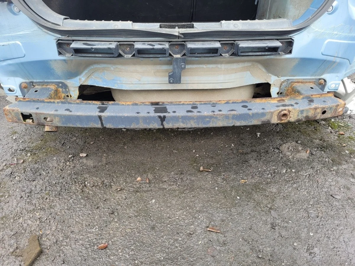 Усилитель заднего бампера на Ford Focus 2