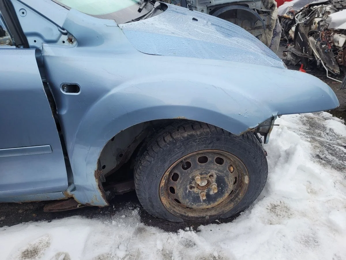 Крыло переднее правое на Ford Focus 2